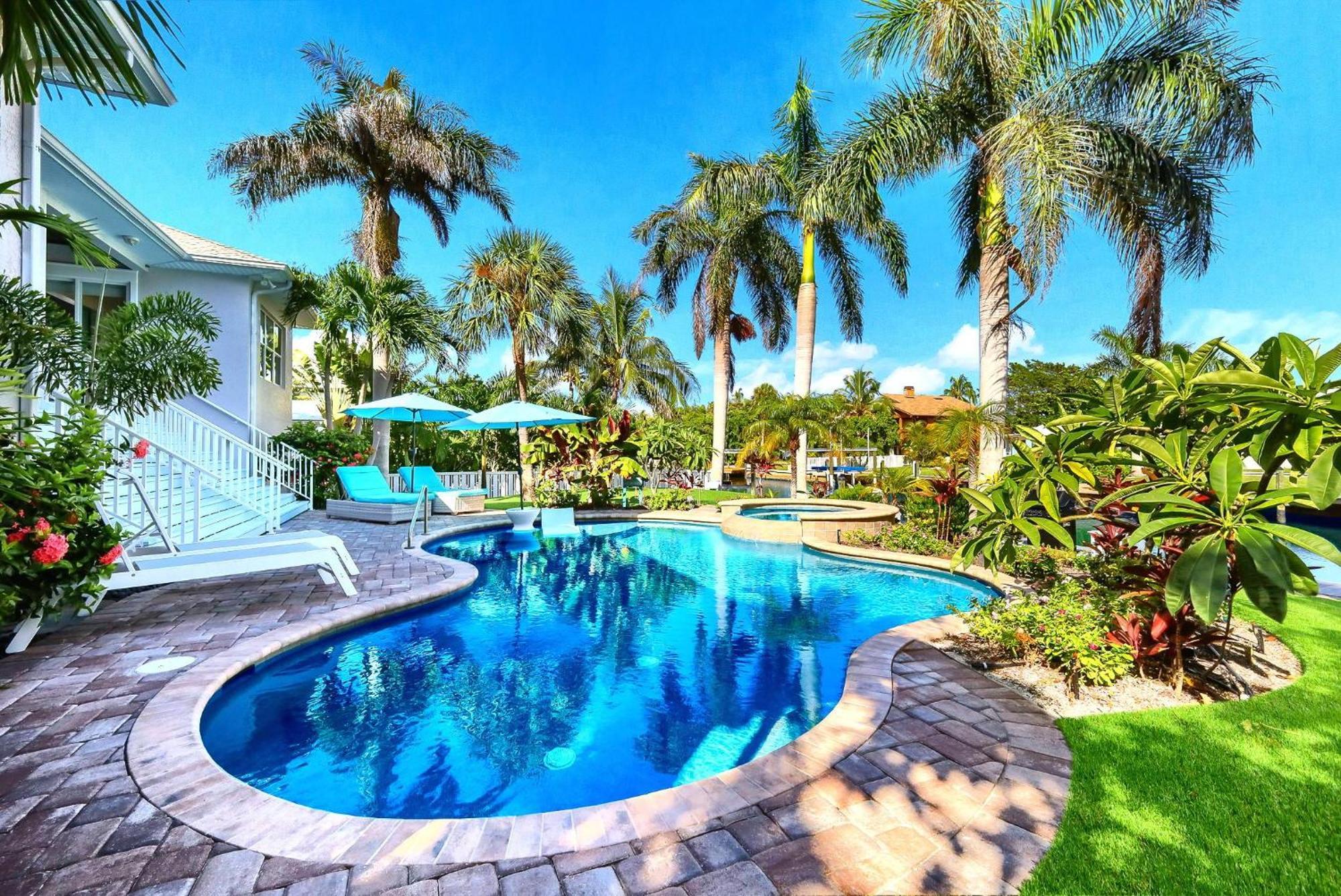Bikinis And Martinis Waterfront Canal Villa Anna Maria Ngoại thất bức ảnh